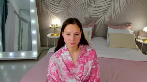 Snapshot of lilithgloww chatting on 11/14/25, 04:06 lilithgloww online show from 11/14/25, 04:06