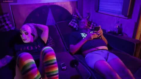 Snapshot of lilithjamiez chatting on 10/15/25, 12:33 LilithJamiez online show from 10/15/25, 12:33