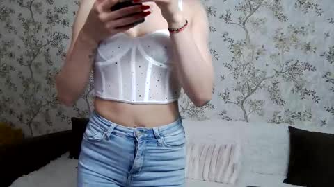 lilithmoonx_ online show from 03/15/26, 04:13