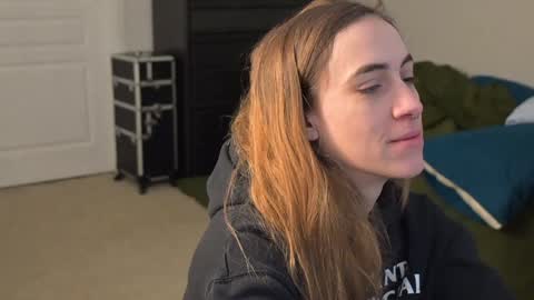 Snapshot of lilithoftrees chatting on 12/20/24, 04:57 L online show from 12/20/24, 04:57