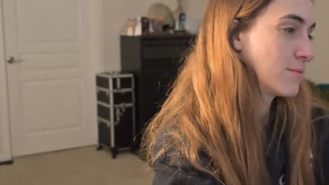 Snapshot of lilithoftrees chatting on 12/20/24, 08:01 L online show from 12/20/24, 08:01