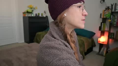 Snapshot of lilithoftrees chatting on 01/24/25, 04:17 L online show from 01/24/25, 04:17