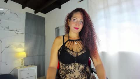 Snapshot of lilithphillis1 chatting on 12/14/25, 05:18 lilithphillis1 online show from 12/14/25, 05:18