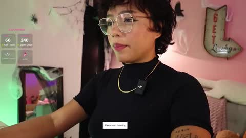 Snapshot of lilithrose_2 chatting on 10/29/25, 05:10 lilithrose_2 online show from 10/29/25, 05:10
