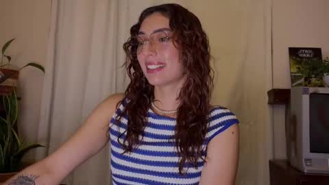 Snapshot of lilithrose_b chatting on 05/21/26, 04:41 Lele online show from 05/21/26, 04:41