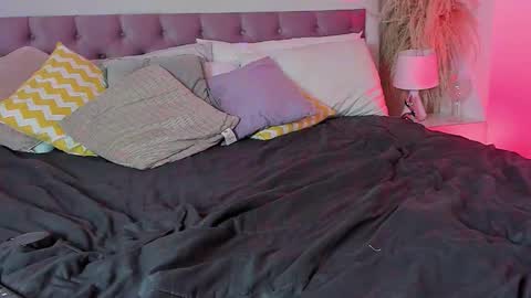 Lily online show from 10/14/25, 07:58