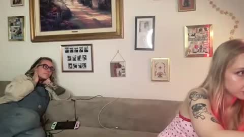 lilldaddysgirl online show from 11/21/25, 02:32