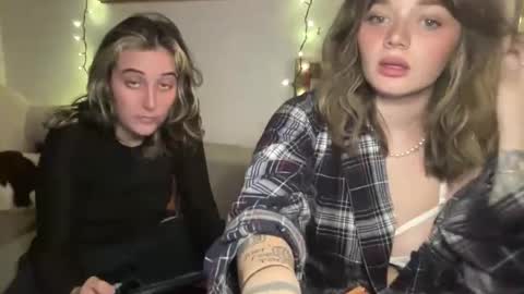 lilldaddysgirl online show from 12/17/25, 03:12