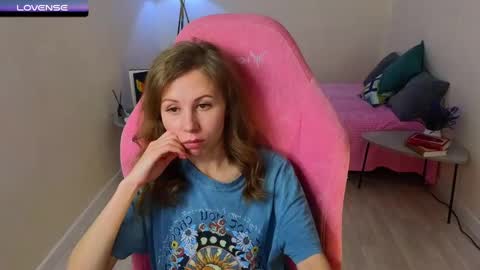 Snapshot of lill_mary chatting on 12/08/24, 07:37 Maria online show from 12/08/24, 07:37