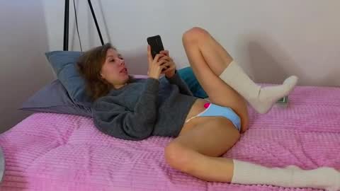 Snapshot of lill_mary chatting on 12/15/24, 10:50 Maria online show from 12/15/24, 10:50