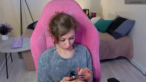 Snapshot of lill_mary chatting on 02/20/25, 10:05 Maria online show from 02/20/25, 10:05