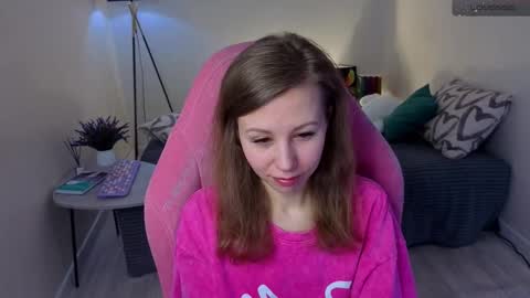 Snapshot of lill_mary chatting on 03/03/25, 12:37 Maria online show from 03/03/25, 12:37