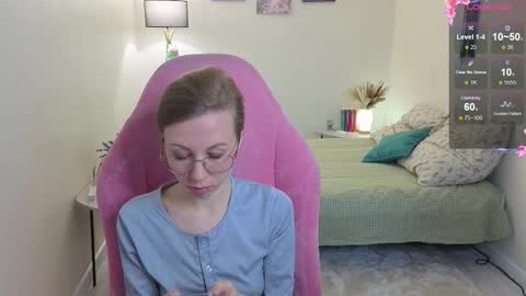 Snapshot of lill_mary chatting on 10/20/25, 02:23 Maria online show from 10/20/25, 02:23