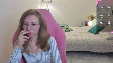 Snapshot of lill_mary chatting on 10/27/25, 02:26 Maria online show from 10/27/25, 02:26