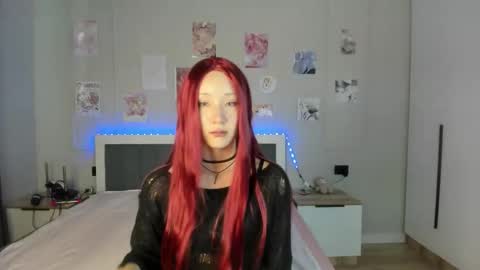 Snapshot of lilla_kiem chatting on 02/19/26, 10:22 Chaerin online show from 02/19/26, 10:22