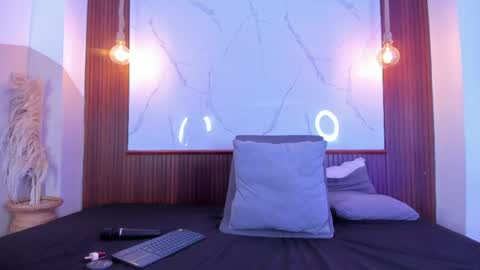 lillian_lee1 online show from 05/23/26, 06:12