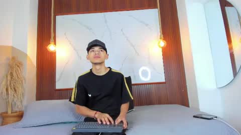 lillian_lee1 online show from 06/21/26, 06:32