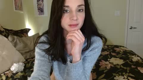 Snapshot of lillian_rose chatting on 01/17/25, 04:39 Lillian Rose online show from 01/17/25, 04:39