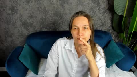 lillian_white1 online show from 02/23/25, 07:22