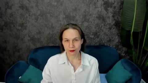 lillian_white1 online show from 03/04/25, 02:10