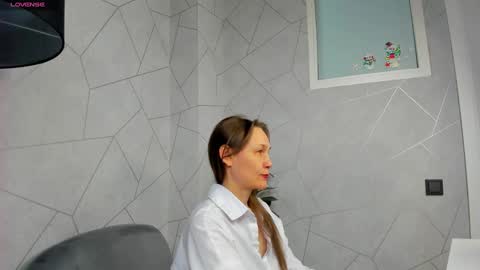 lillian_white1 online show from 03/11/25, 07:26