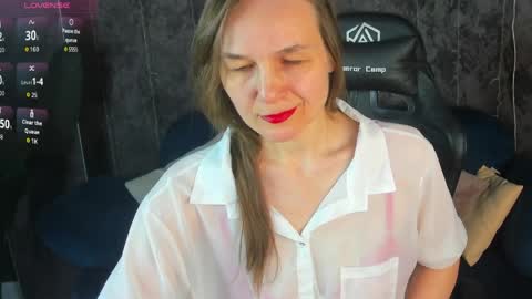 lillian_white1 online show from 03/29/26, 01:05