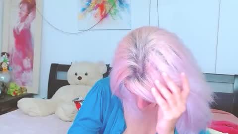 Snapshot of lillianasara chatting on 10/28/25, 10:12 Lara online show from 10/28/25, 10:12