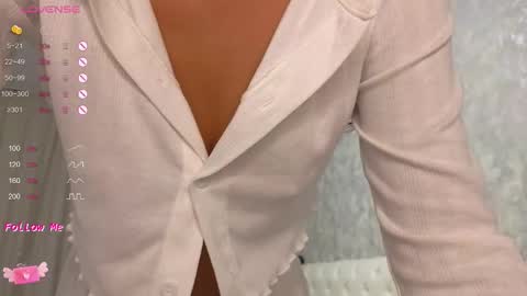 Lara Angel online show from 10/08/25, 10:46