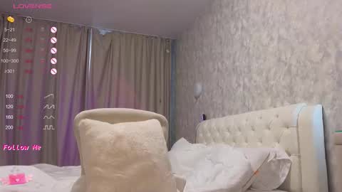 Lara Angel online show from 10/11/25, 03:17