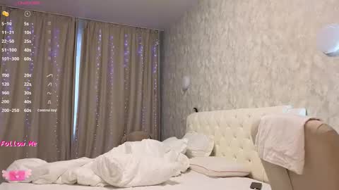 Lara Angel online show from 12/21/25, 03:57