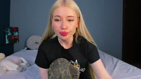 lillie_berry online show from 06/30/26, 05:19