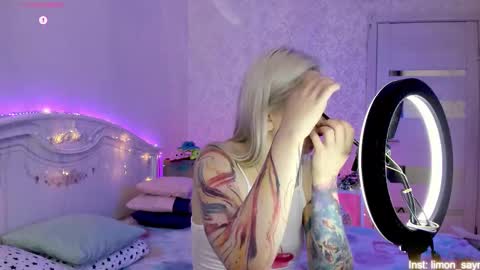 LilliMoore online show from 10/25/25, 11:21