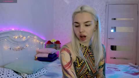 LilliMoore online show from 10/26/25, 11:09