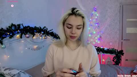 LilliMoore online show from 12/15/25, 11:42