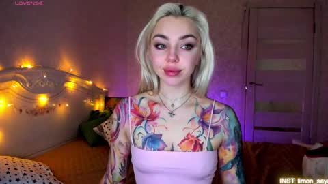 LilliMoore online show from 04/17/26, 12:02