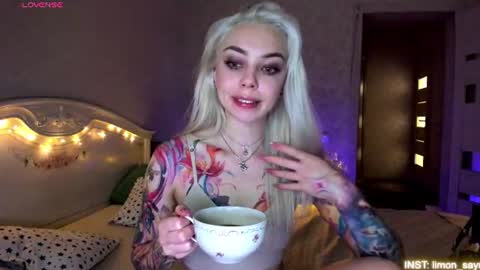 Snapshot of lillimooore chatting on 06/11/26, 11:36 LilliMoore online show from 06/11/26, 11:36