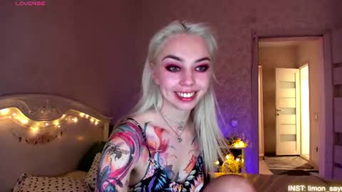 Snapshot of lillimooore chatting on 06/14/26, 02:24 LilliMoore online show from 06/14/26, 02:24