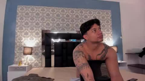 Snapshot of lillith_and_mike chatting on 03/09/25, 05:44 Lillith and Mike online show from 03/09/25, 05:44