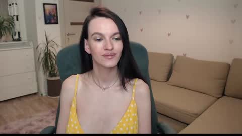 Snapshot of lilliyves chatting on 07/10/26, 10:12 lilliyves online show from 07/10/26, 10:12