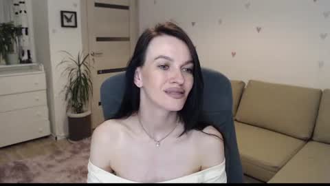 Snapshot of lilliyves chatting on 07/14/26, 08:25 lilliyves online show from 07/14/26, 08:25