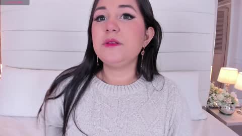 Snapshot of lilly_2809_ chatting on 01/12/25, 03:49 Lizeth follow me in my igimlilycute 3 online show from 01/12/25, 03:49