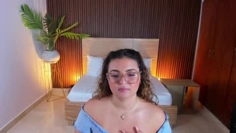 L I L L Y online show from 02/17/25, 10:47