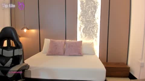 L I L L Y online show from 01/15/26, 12:10