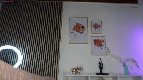 Sofia online show from 09/17/25, 12:51