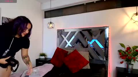   online show from 06/25/26, 11:15