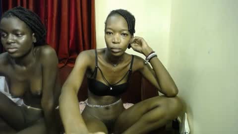 Snapshot of lilly_freak chatting on 03/30/26, 04:46 Des online show from 03/30/26, 04:46