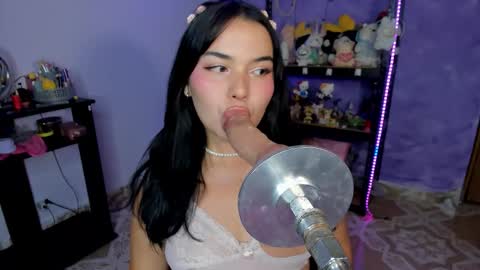 Lilly  online show from 09/19/25, 02:57