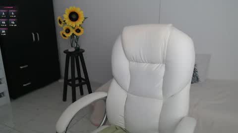 Lilly online show from 03/07/25, 06:54