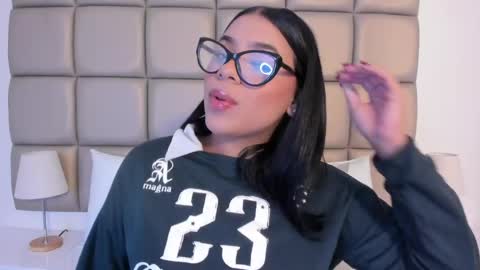Snapshot of lilly_williamss chatting on 05/14/26, 03:13 Lilly online show from 05/14/26, 03:13