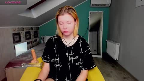 Lilly Depp online show from 12/19/24, 01:07